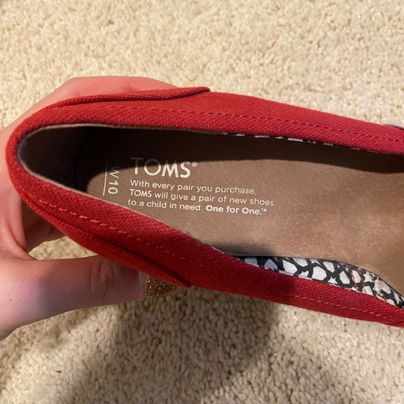 Red TOMS Wedges - Picture 6 of 6